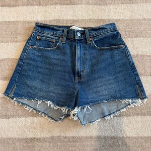 Abercrombie & Fitch The Mom Short High Rise